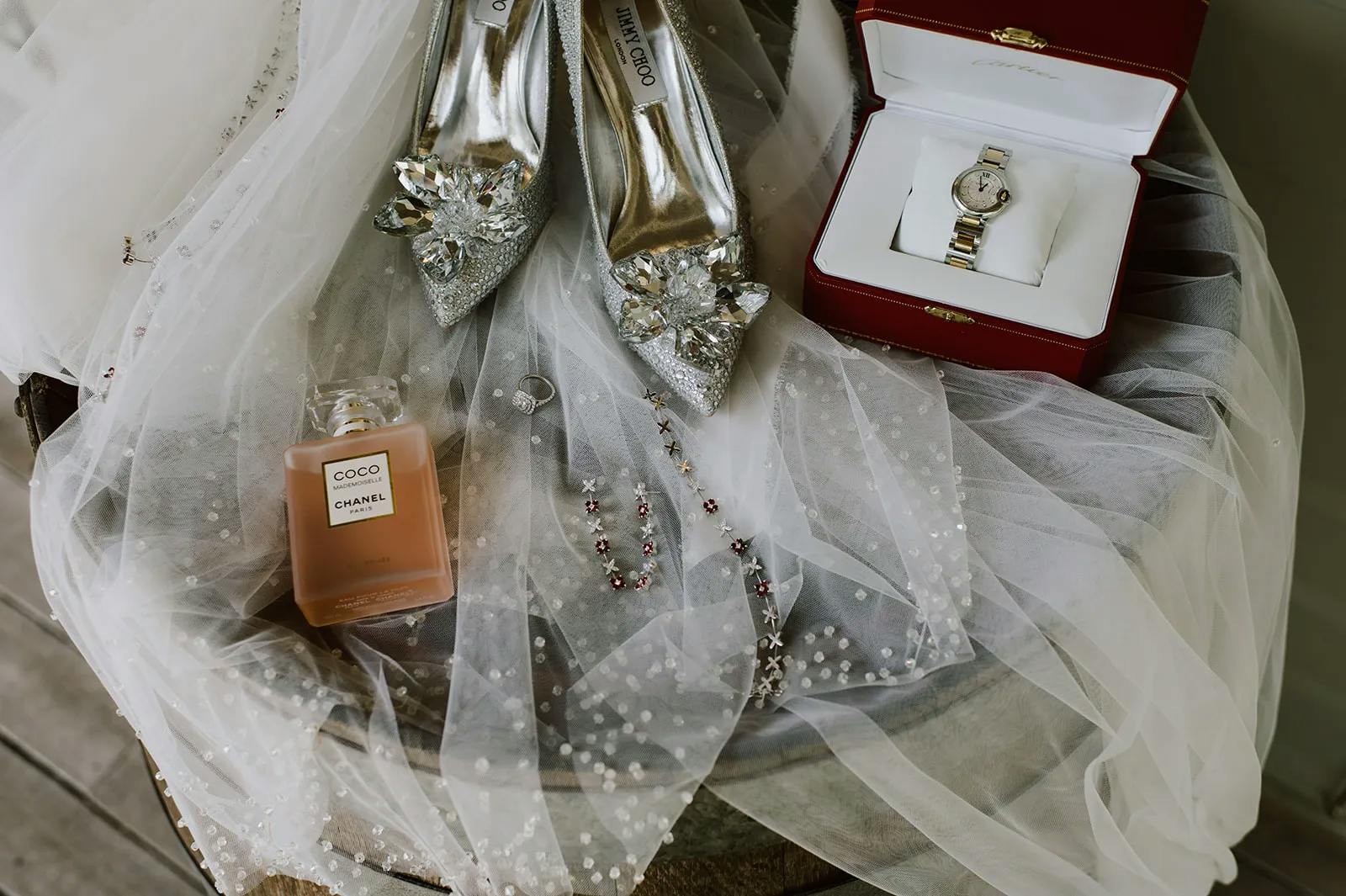 Brides shoes, watch and veil