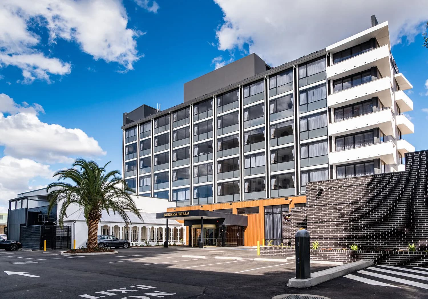 Front exterior The Burke & Wills